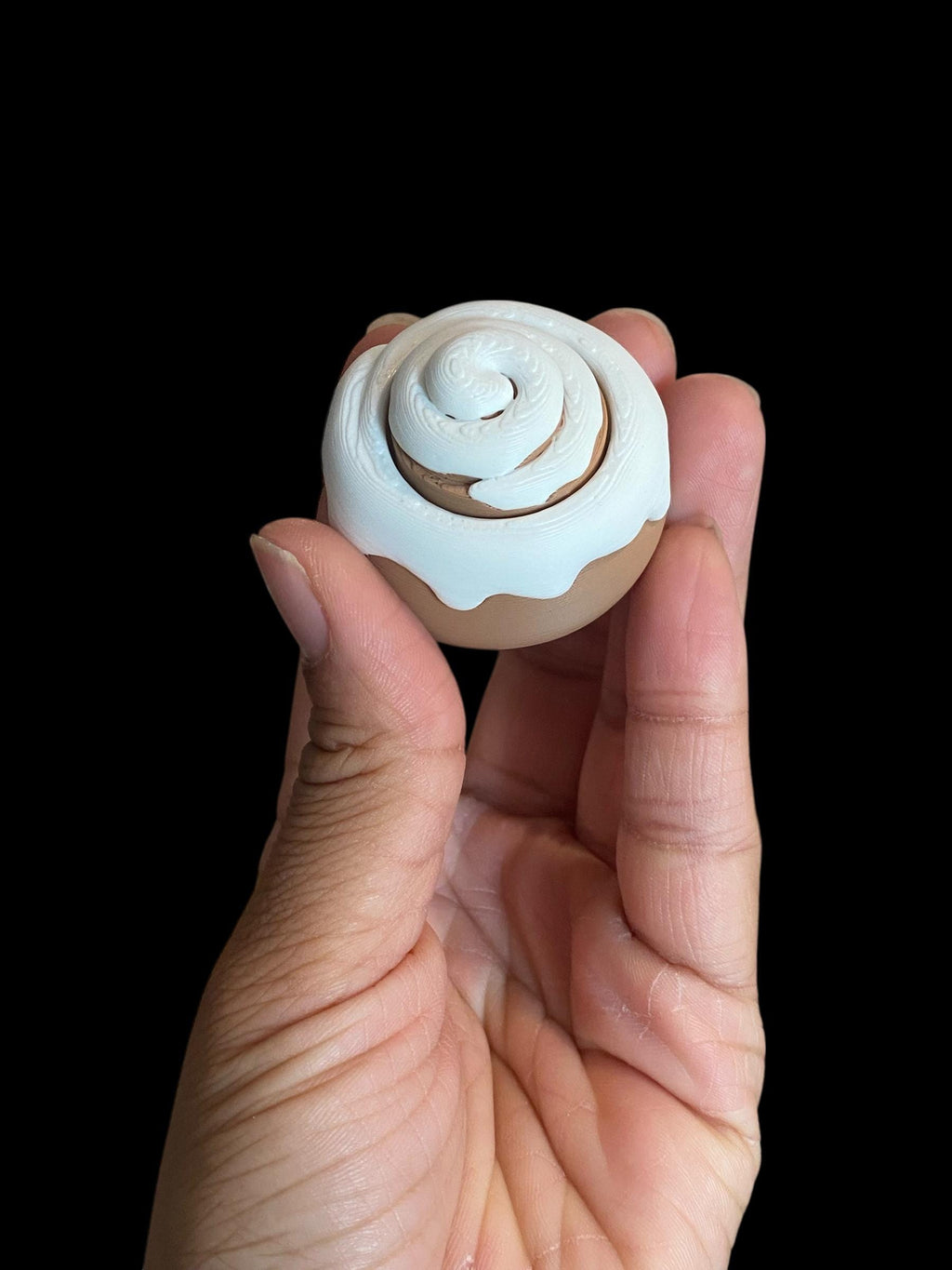 Sweet Cinnamon Roll Anxiety Fidget Clicker Keychain | Kawaii Dessert Sensory Toy
